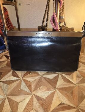 Kenneth Cole Black Patent Leather Shoulder Bag with Silver Frame EUC